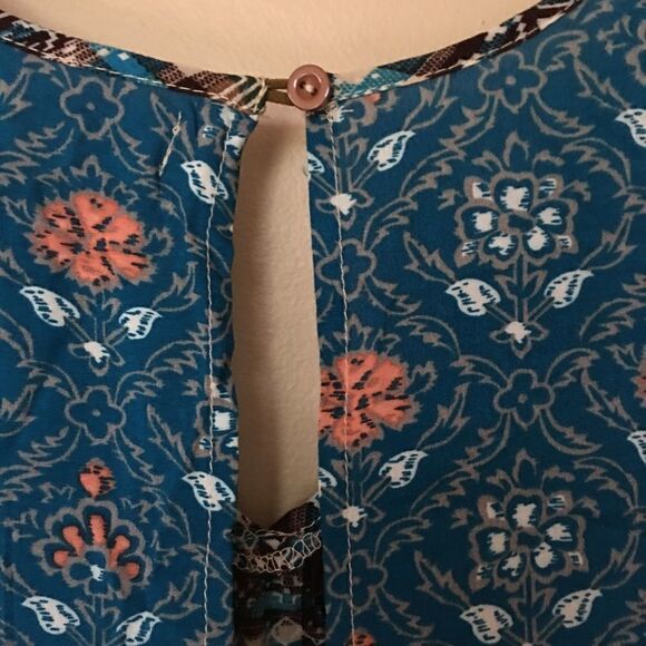 Umgee peasant boho open back brown & blue blouse - Picture 6 of 8